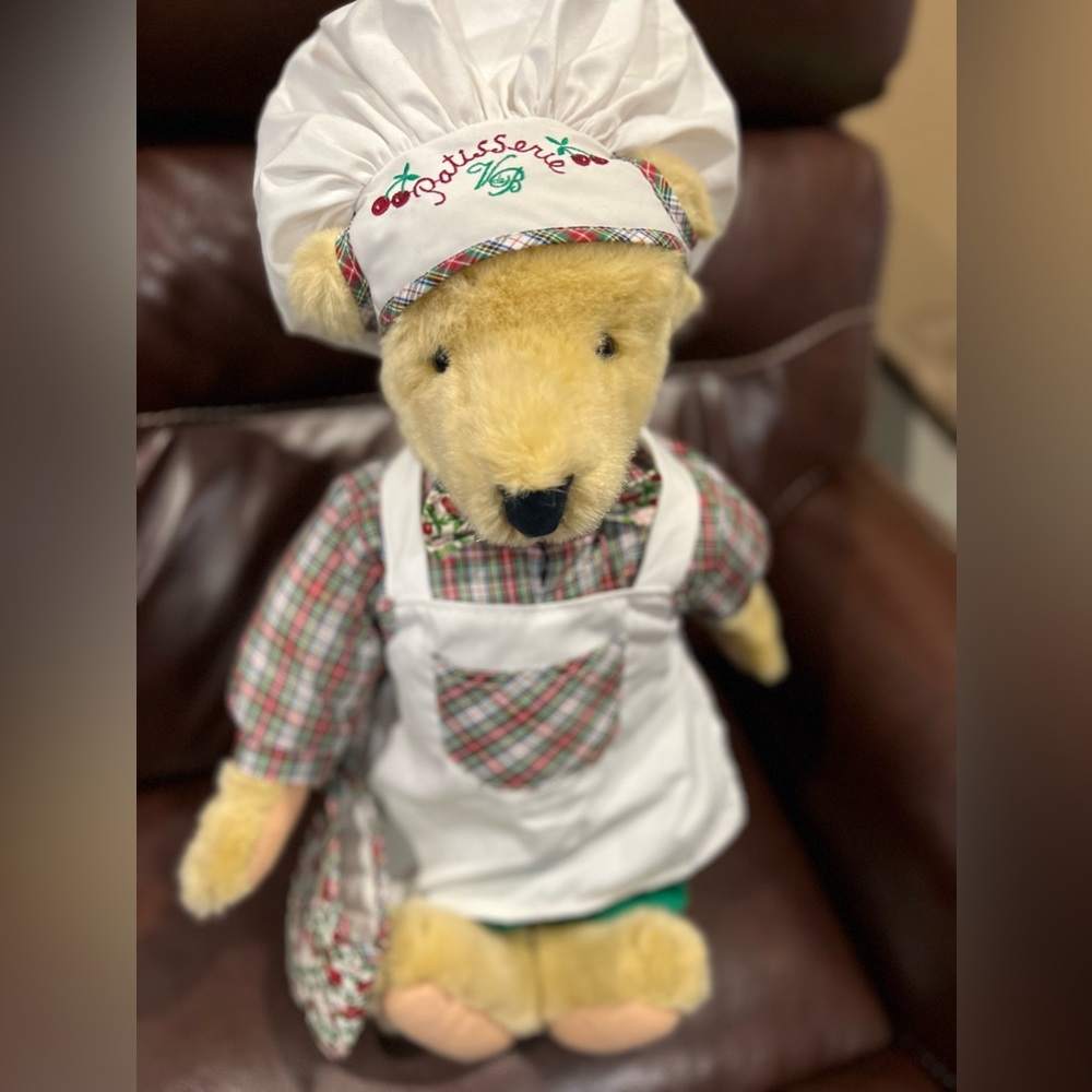 North American bear company 22” Cornelius Vanderbear